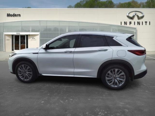 Photo of 2025 Radiant White INFINITI QX50