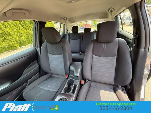 Photo of 2023 Gray Nissan Leaf