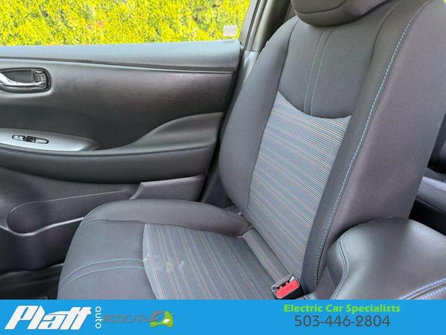 Photo of 2023 Gray Nissan Leaf