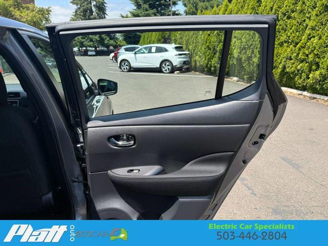 Photo of 2023 Gray Nissan Leaf