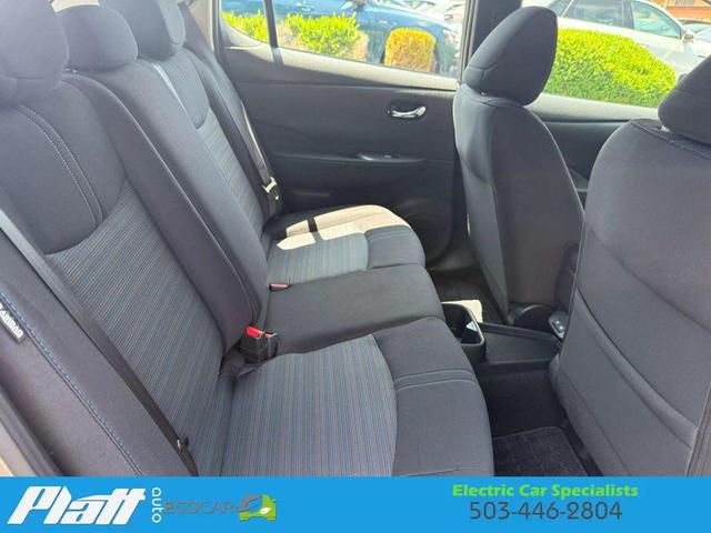 Photo of 2023 Gray Nissan Leaf