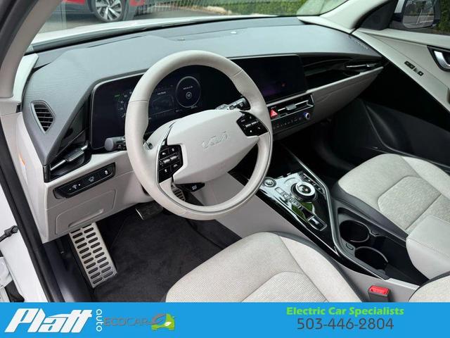Photo of 2023 White Kia Niro EV