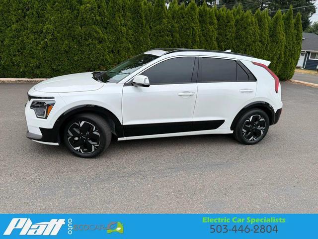 Photo of 2023 White Kia Niro EV