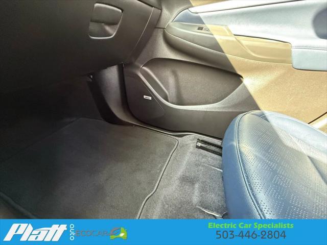 Photo of 2022 White Chevrolet Bolt EUV