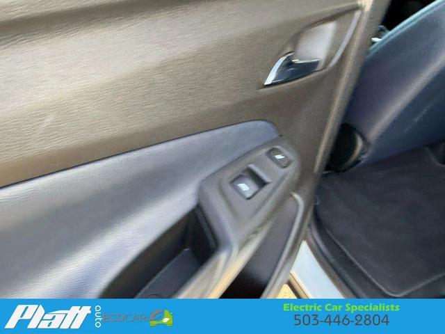 Photo of 2022 White Chevrolet Bolt EUV