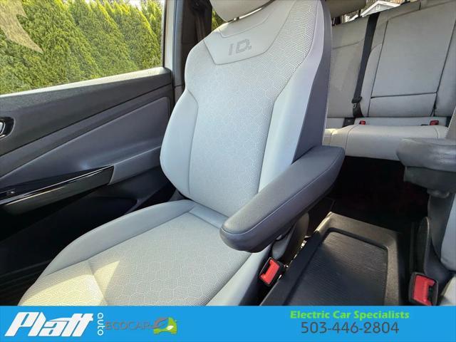 Photo of 2021 White Volkswagen ID.4