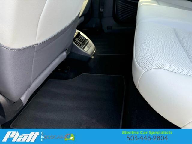 Photo of 2021 White Volkswagen ID.4