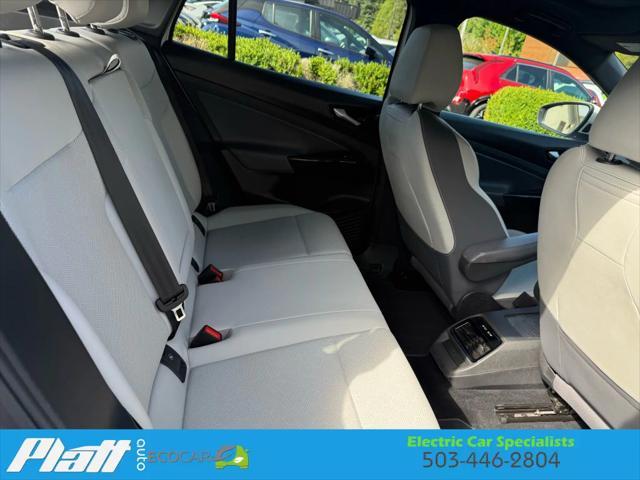 Photo of 2021 White Volkswagen ID.4