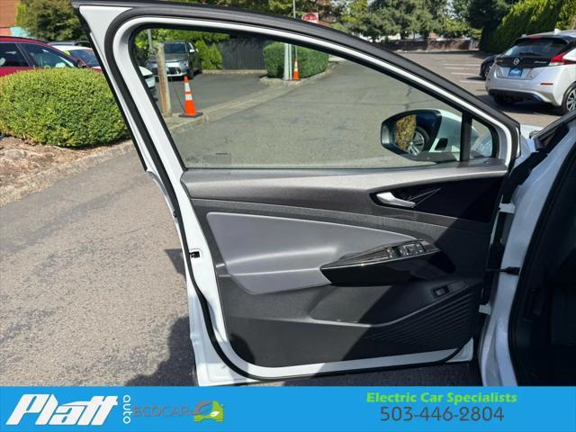 Photo of 2021 White Volkswagen ID.4