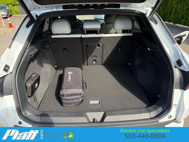 Photo of 2021 White Volkswagen ID.4