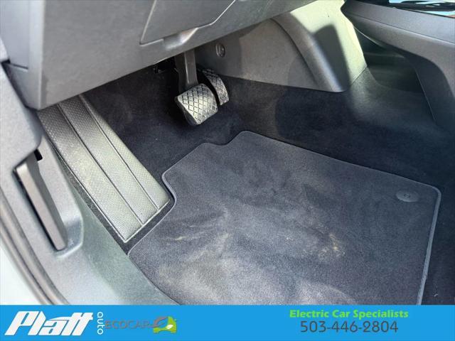 Photo of 2021 White Volkswagen ID.4