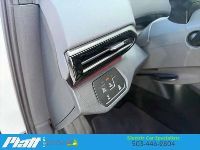 Photo of 2021 White Volkswagen ID.4
