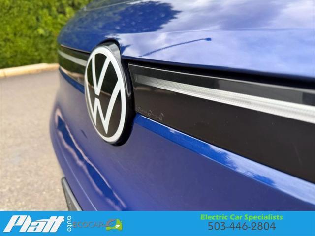 Photo of 2021 Blue Volkswagen ID.4