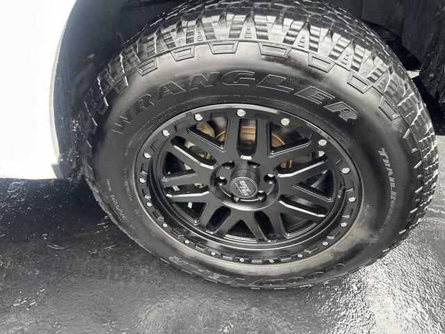 Photo of 2017 White Ford F-150