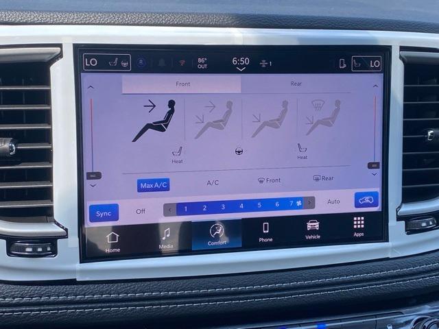 Photo of 2025 Fathom Blue Pearlcoat Chrysler Pacifica