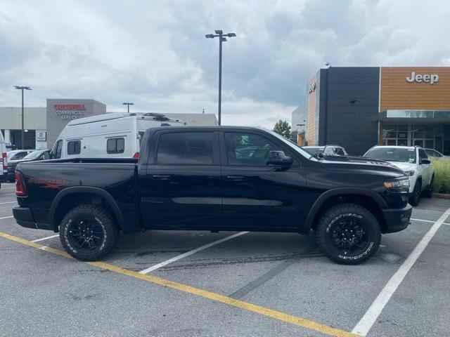 Photo of 2025 Diamond Black RAM 1500