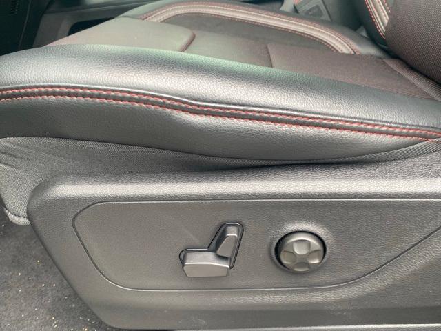 Photo of 2025 Diamond Black RAM 1500