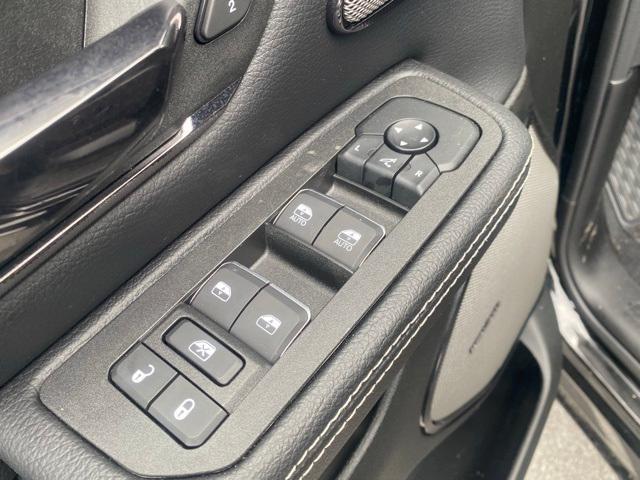 Photo of 2025 Diamond Black RAM 1500