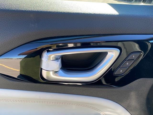 Photo of 2025 Bright White Clearcoat Jeep Compass