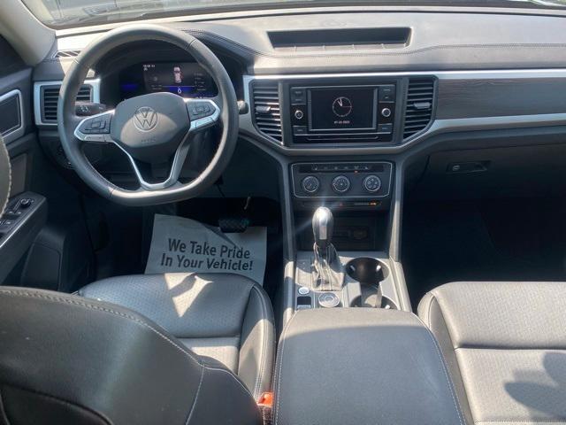 Photo of 2022 Deep Black Pearl Effect Volkswagen Atlas