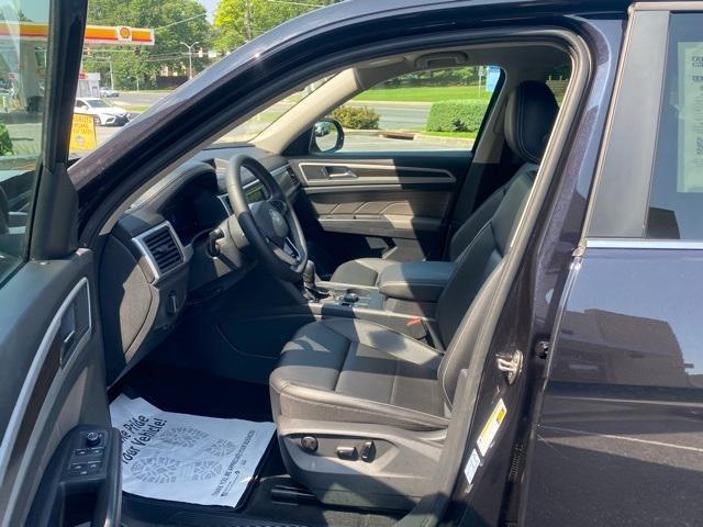 Photo of 2022 Deep Black Pearl Effect Volkswagen Atlas