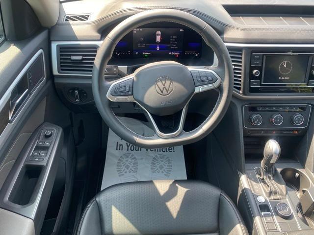 Photo of 2022 Deep Black Pearl Effect Volkswagen Atlas