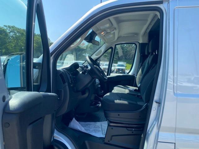 Photo of 2025 Bright Silver Clearcoat Metallic RAM ProMaster 1500