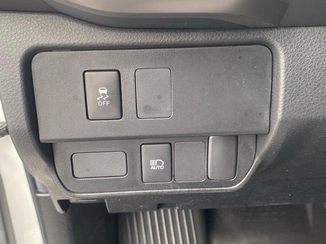 Photo of 2022 White Toyota Tacoma