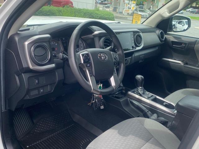 Photo of 2022 White Toyota Tacoma