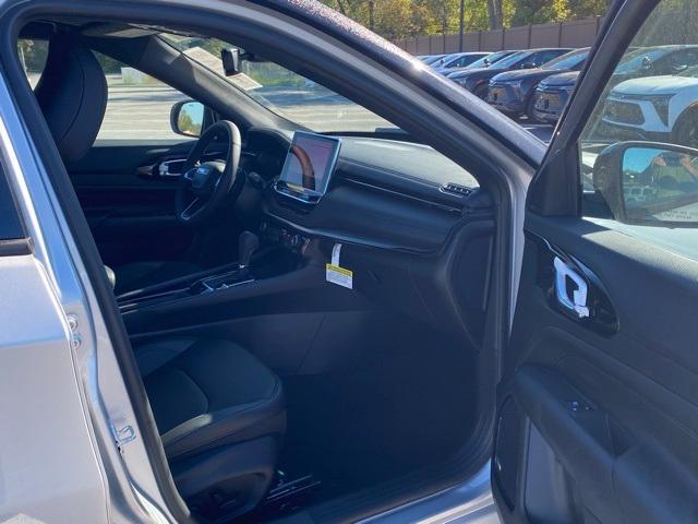 Photo of 2025 Silver Zynith Jeep Compass