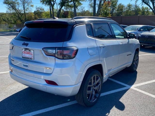Photo of 2025 Silver Zynith Jeep Compass