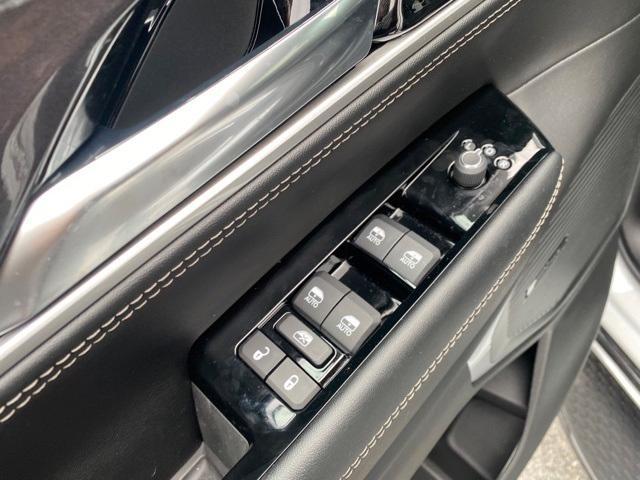 Photo of 2024 Bright White Clearcoat Jeep Wagoneer L