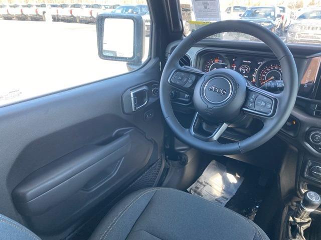 Photo of 2025 Black Clearcoat Jeep Wrangler