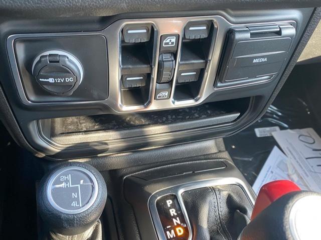 Photo of 2025 Black Clearcoat Jeep Wrangler