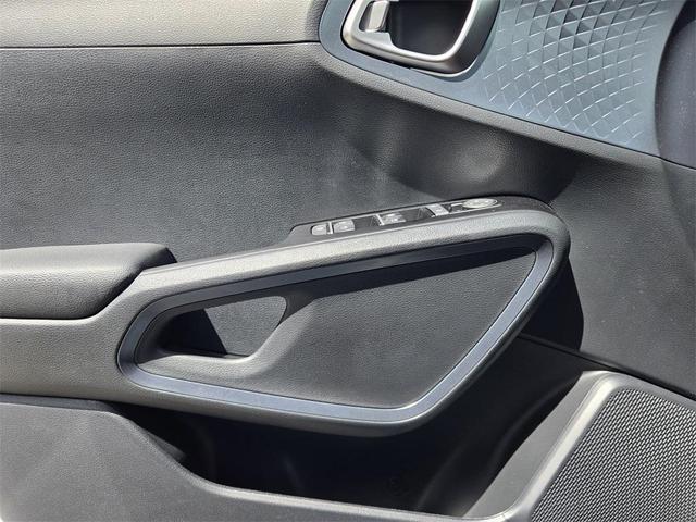 Photo of 2025 Pearl Kia Soul