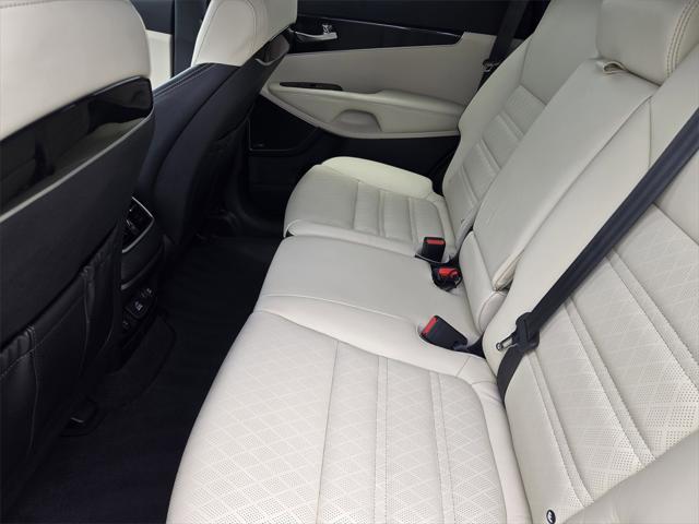 Photo of 2017 Snow White Pearl Kia Sorento