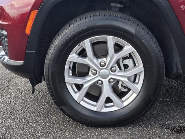 Photo of 2021 Velvet Red Pearlcoat Jeep Grand Cherokee L