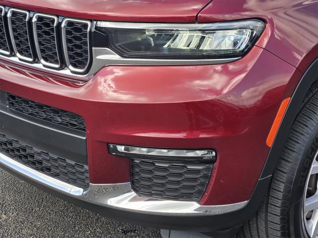 Photo of 2021 Velvet Red Pearlcoat Jeep Grand Cherokee L