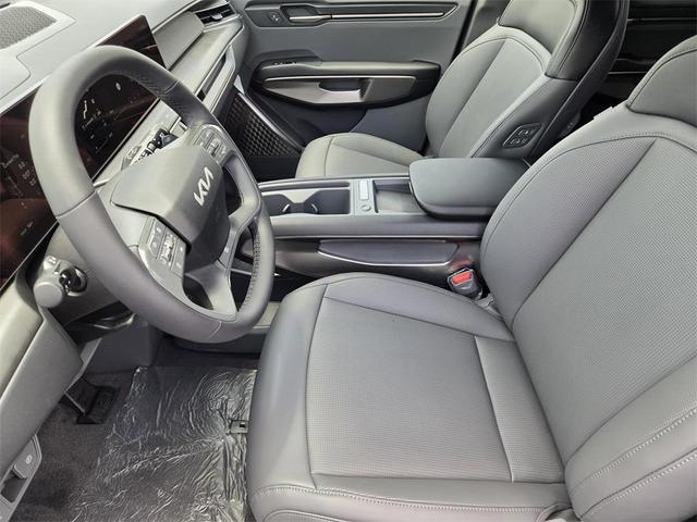 Photo of 2026 Ivory Kia EV9
