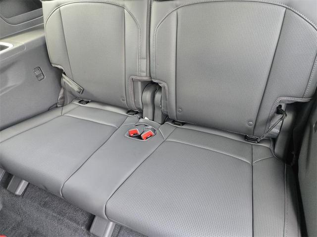 Photo of 2026 Ivory Kia EV9