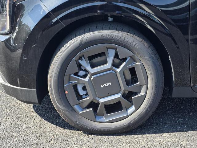 Photo of 2026 Aurora Black Pearl Kia Carnival Hybrid