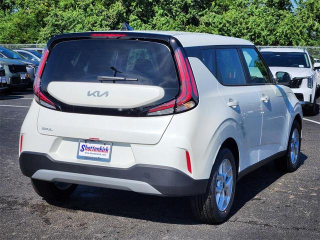 Photo of 2025 Pearl Kia Soul