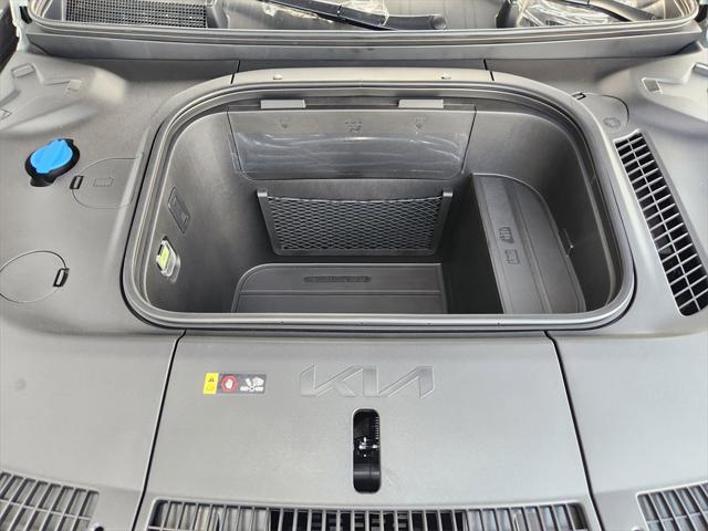 Photo of 2026 Ivory Kia EV9