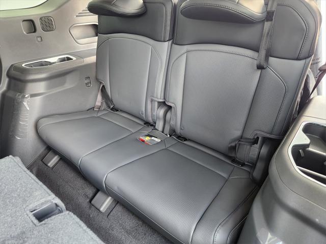 Photo of 2026 Ivory Kia EV9