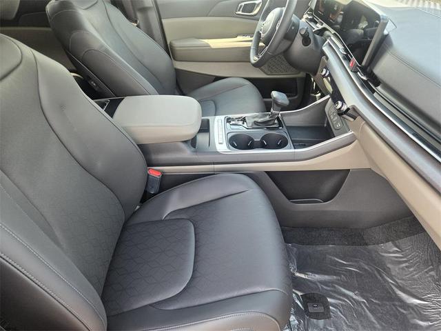 Photo of 2026 Deep Chroma Blue Kia Carnival