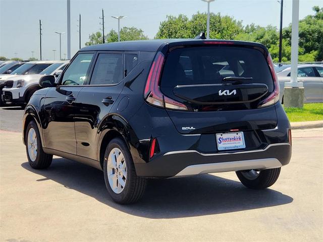 Photo of 2025 Fusion Black Kia Soul