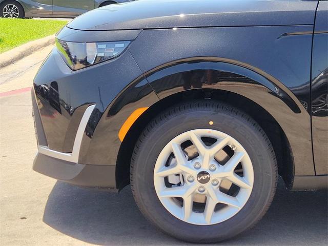 Photo of 2025 Fusion Black Kia Soul
