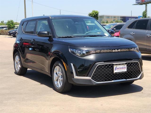 Photo of 2025 Fusion Black Kia Soul