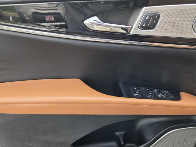 Photo of 2022 Black Metallic Lincoln Nautilus