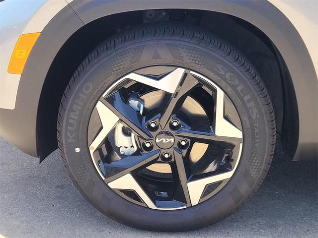 Photo of 2025 Steel Gray Kia Seltos
